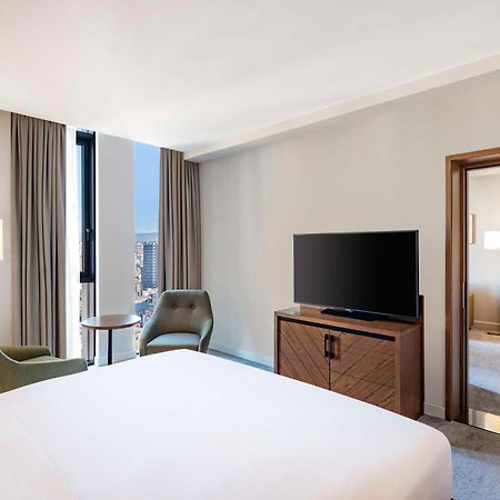 Hilton Garden Inn Tbilisi Chavchavadze Екстериор снимка
