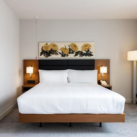 Hilton Garden Inn Tbilisi Chavchavadze Екстериор снимка